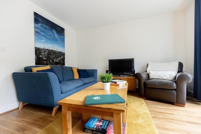 BRIARS CLOSE - Four Bed Property on the Edge of the Peak District National Park