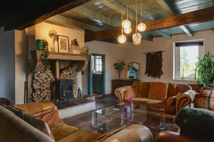 Bohemian Experience Wellness, Jacuzzi, Sauna, BBQ, Garden, Sleeps 14