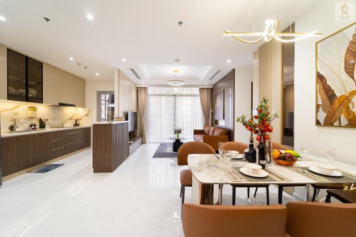 Royal Crown Vinhomes Landmark Signature Residence