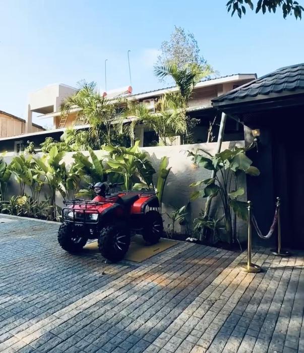 The S - Luxurious Stays