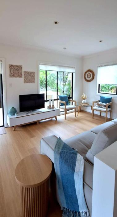 Walk to Beach - Boutique Beachside Townhouse