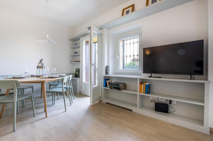 Bright Modern Flat in City Centre