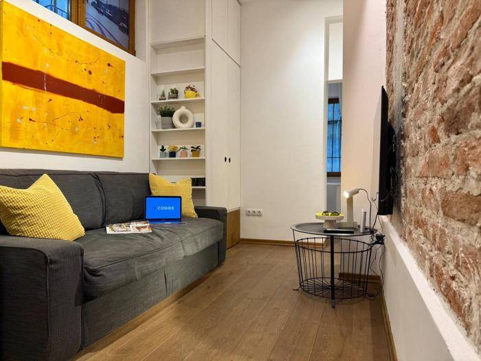 Cosher | 1BD Central Urban Home