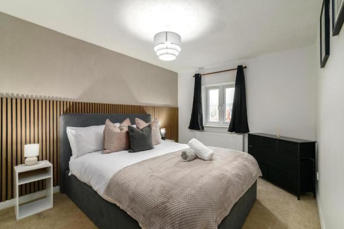 Spacious East London 3-Bedroom House with Free Parking Near ExCeL and London City Airport
