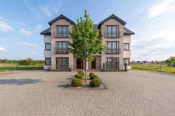 Klimatyzowane Apartamenty z Parkingiem, Tarasem lub Balkonem by Noclegi Renters
