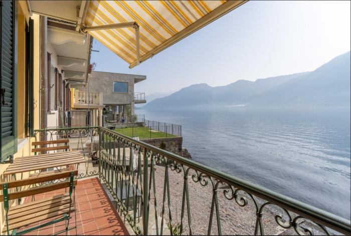 Lake Como Waterfront Balcony SottoRiva 12