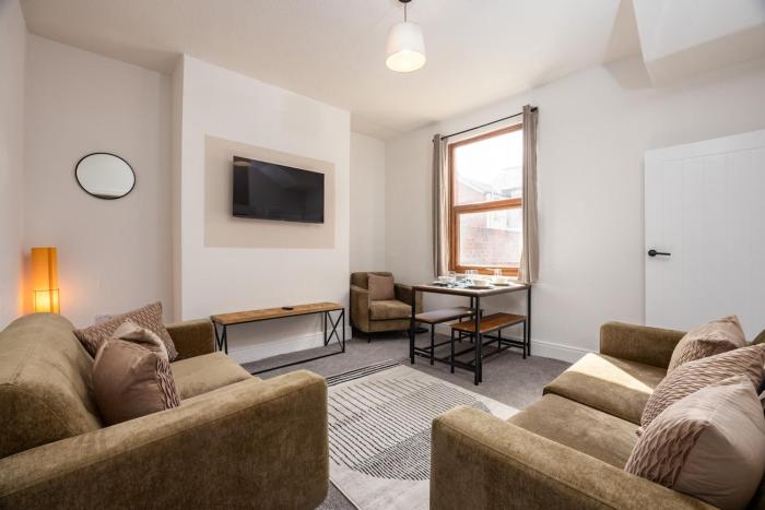 Central 4BR Home in Darlington Near Station