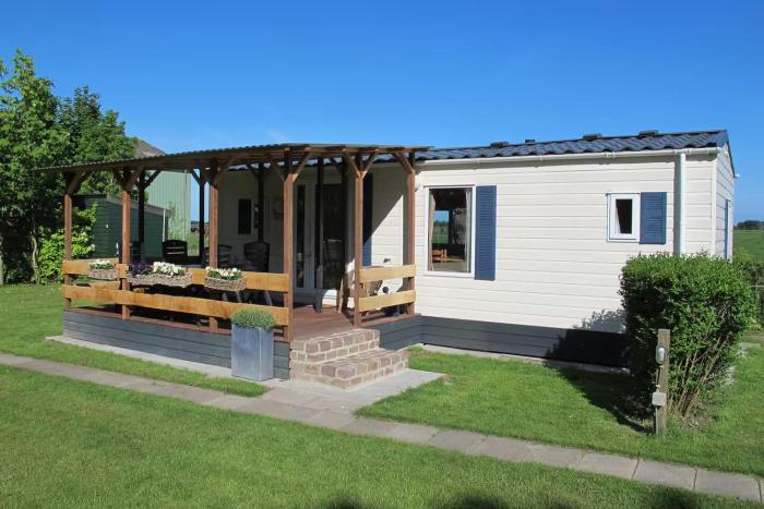 Chalet de Zwaan op camping Oudesluis