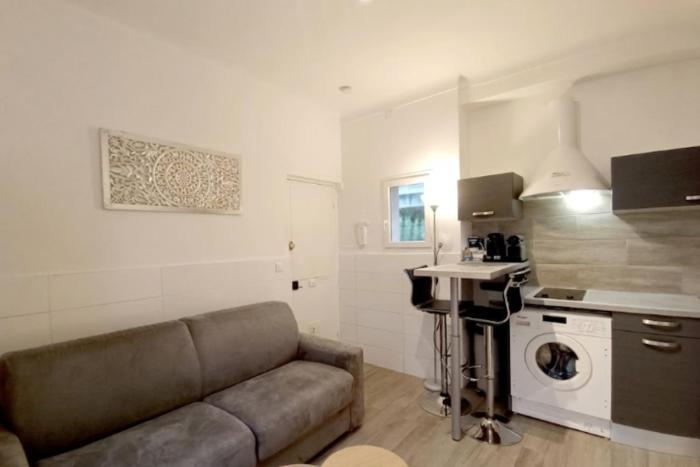 Bright and quiet studio in Nice