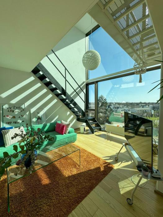 Architect Designed Home Between City And Nature