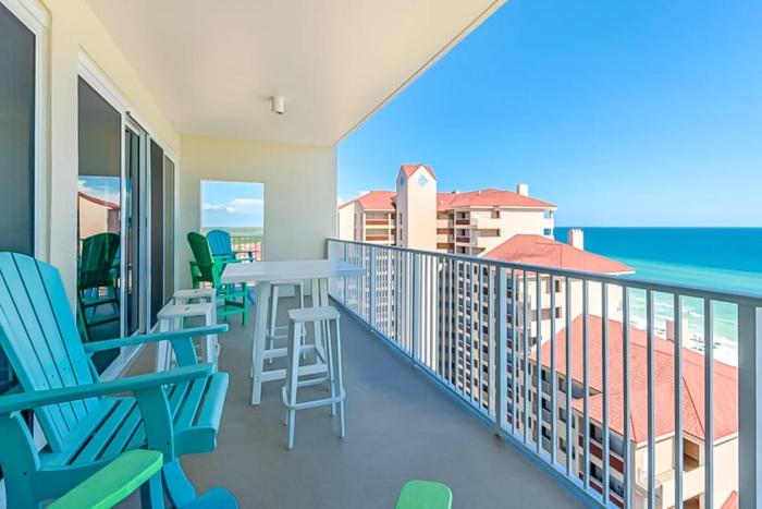 12th-Floor Gulffront Condo with Pool