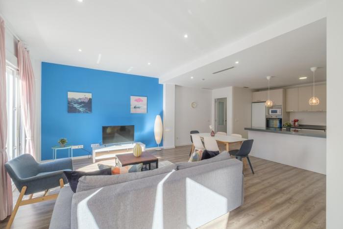 Modern, Stylish & Comfortable Apartment