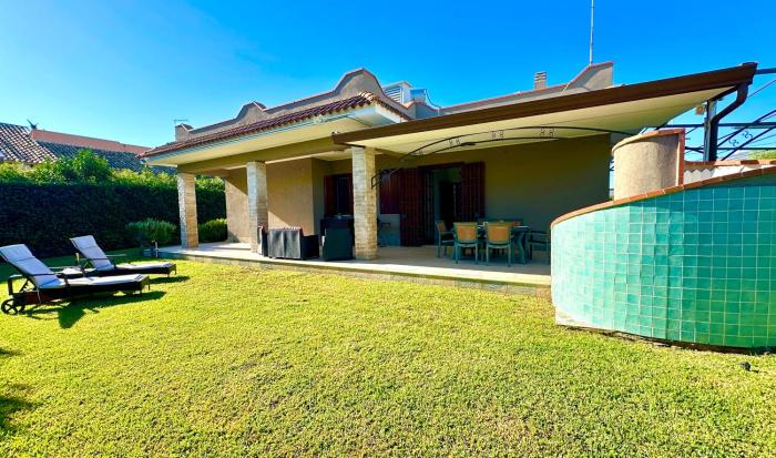 Villa Arenella 300m from Beach with Garden & Parking