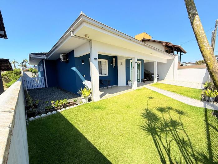 Casa Ubatuba 3 Quartos Verão PROMO Perto Mar SFS Ar Condicionado Wi-Fi