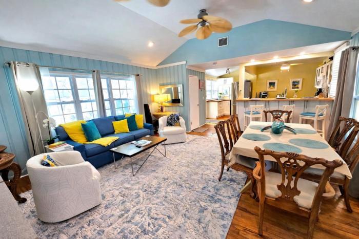 Steps2Beach-Walk everywhere-Bikes & gear Included