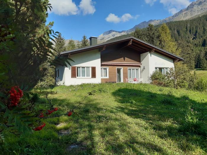House with mountain views & a sun terrace
