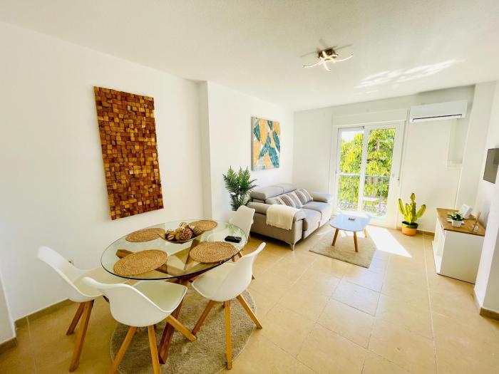 Stylish Apartment in La Cala de Mijas, Walk to Beach & Restaurants