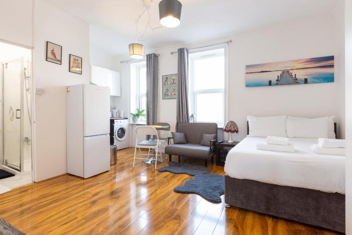 Well Connected 1BDR Studio Flat in Kennington