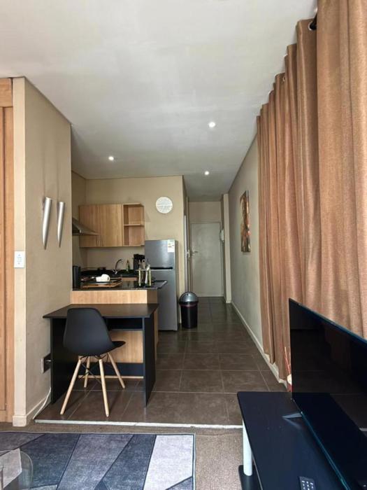 Seven Eleven Balcony Apartment - Isibaya House