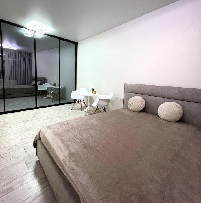 Стильні апартаменти з 2 спальнями біля моря, Каманіна