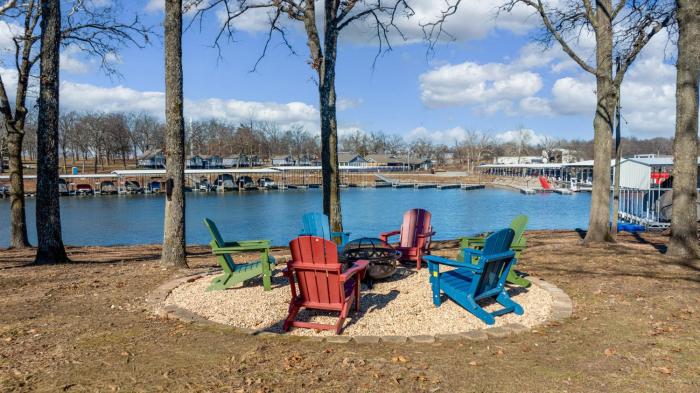 Charming Cabin Steps from the Water