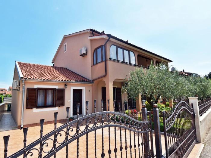 Apartment in Pula near Golf Course