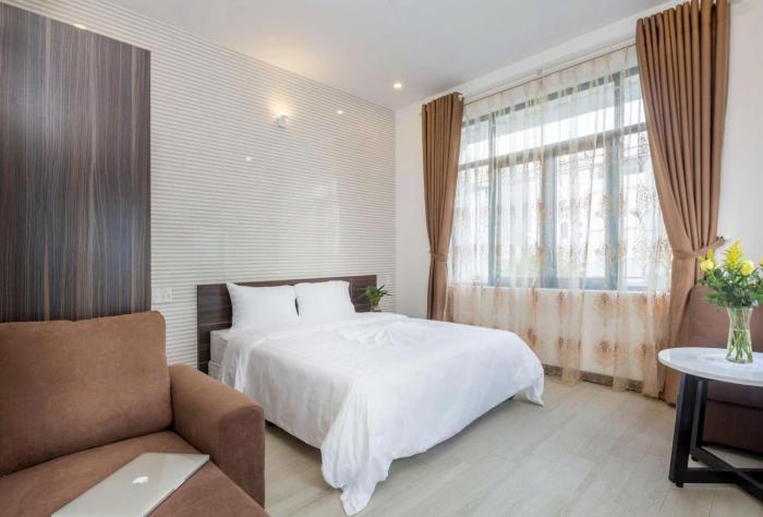 White Apartment Near My Khe Beach Central Da Nang