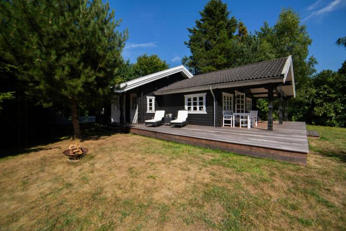 Nordic Vibe In Log Cabin By Hornbæk