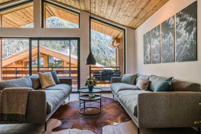 Nordic Chalet With Hot Tub In Chamonix