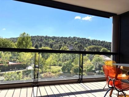 Oasis of peace and modernity with terrace at Aix-en-Provence