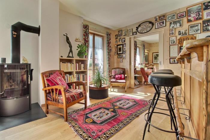 Duplex Piano Bar Fireplace