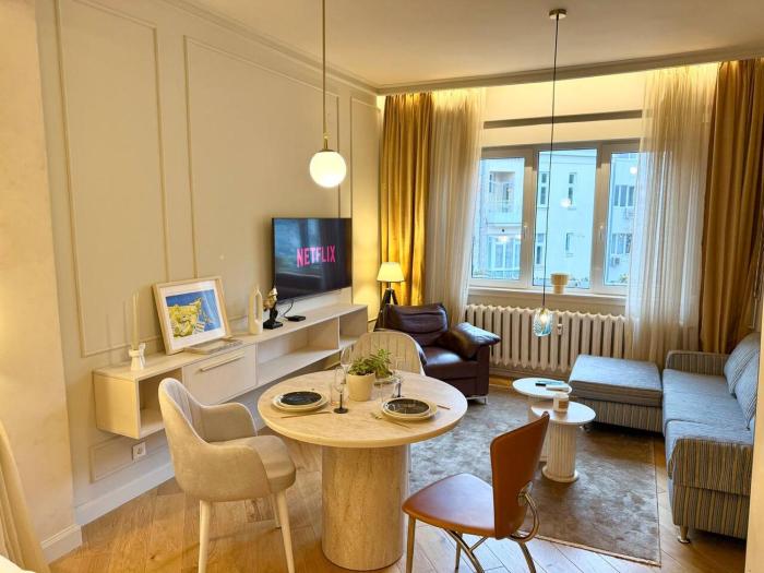 Cosher | Premium Location • Boutique Stay • Design