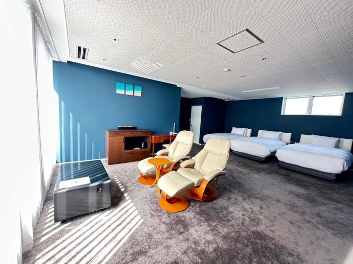 HOTEL 87r