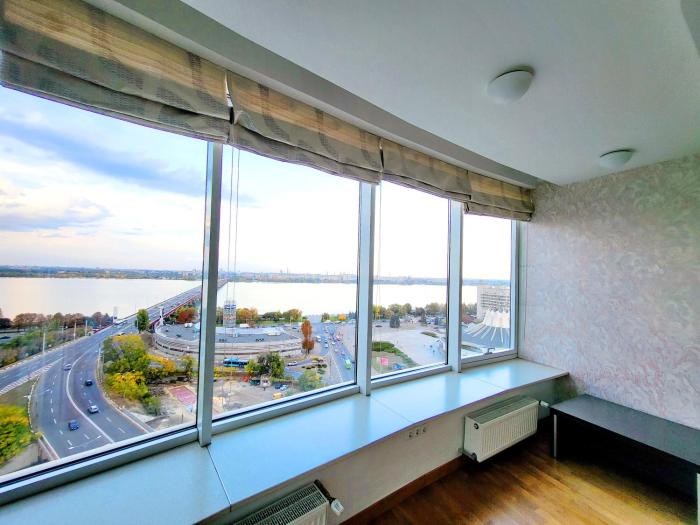 VIP KING SIZE apartment 106 м2 в Мост Сити, ОГРОМНАЯ ванна, 2 раздельные комнаты, ВИД на реку, Smart TV Генератор