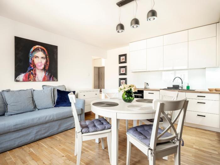 Apartment steps from Wawel Castle by Tyzenhauz