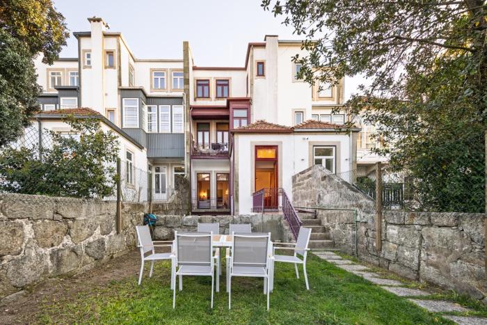 Garden Apartment in Porto Old Town Private Suite