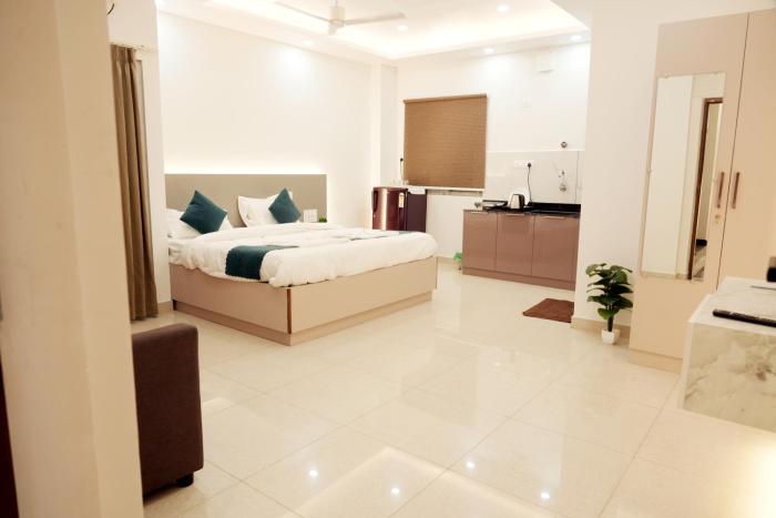 Hi-Fi Service Apartment