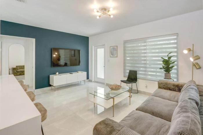 Modern 2BR with Jacuzzi BBQ Near Beach & FLL
