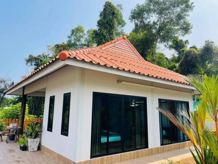 Monday home2 บ้านพักใกล้แหลมแม่พิมพ์
