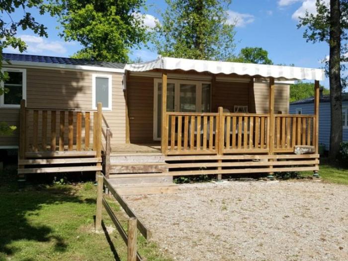 Mobil-home avec terrasse - 8 pers. - API-1-52-2165