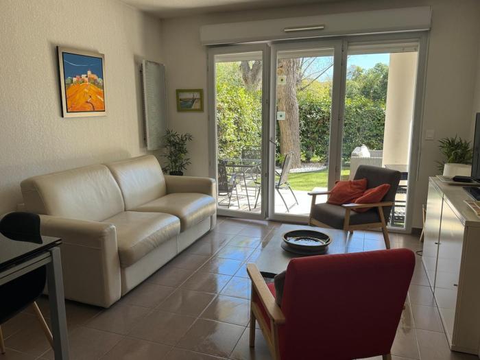 Beautiful Île dOrvert, 4 people, garden, swimming pool