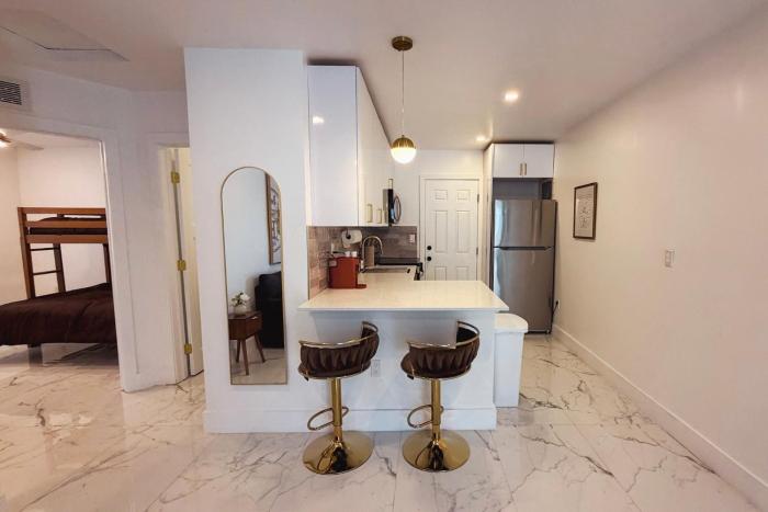 Luxury-Style Miami Suites - Spacious & Central