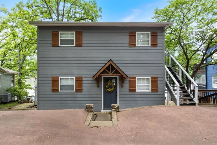 The Kelleys Lakefront Escape LOTO