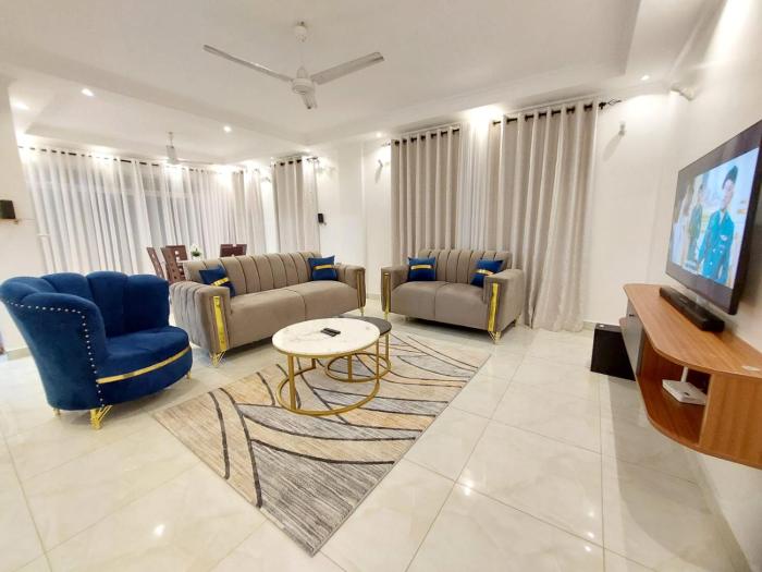 Nyali Luxe stay-3BR with AC WIFI Netflix