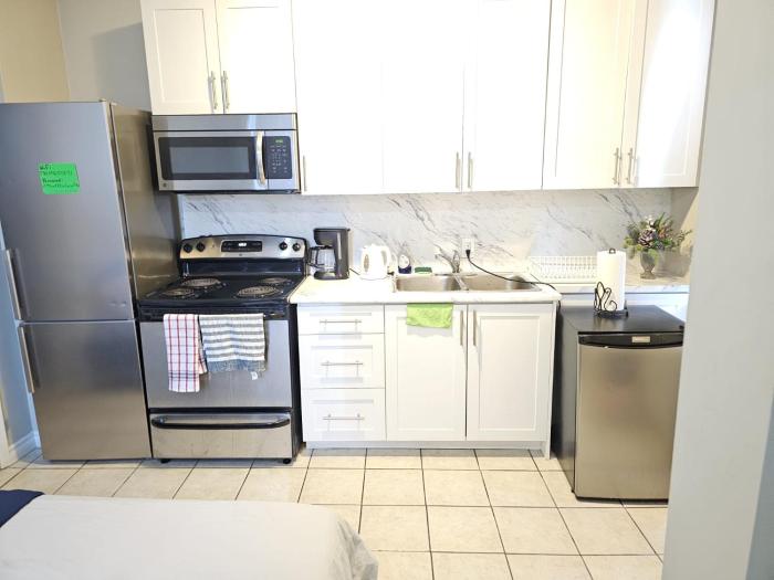 FIFA WORLD CUP 5 PEOPLE STAY APARTMENT-Free Wifi-One Stop to BMO FIELD