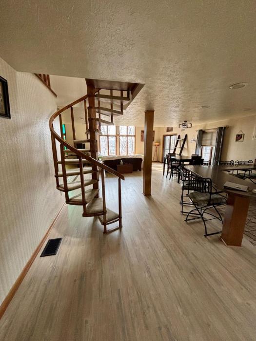 Falling Timber- A Frank Lloyd Wright Inspired Staycation