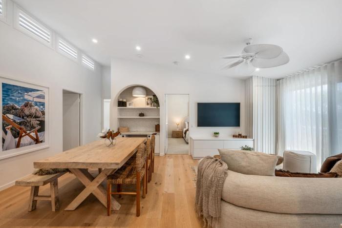 3 BR Apartment Ocean Views