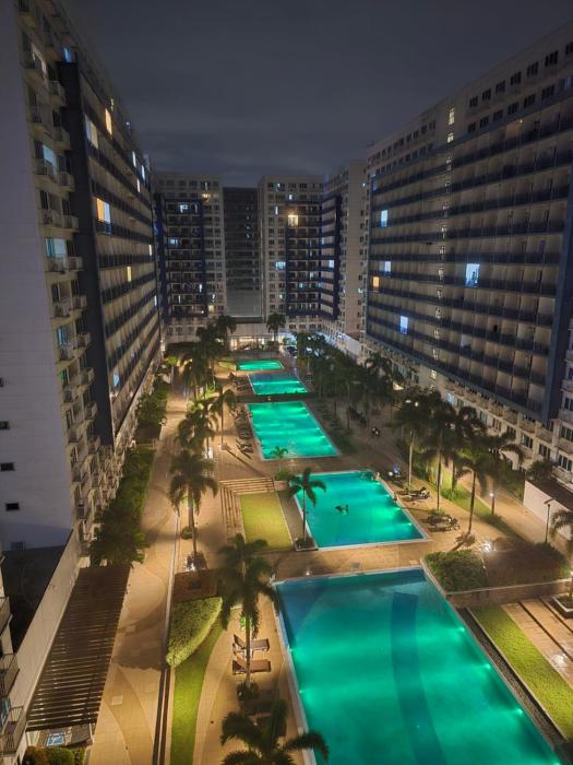 Nicolai Staycation- Mall Of Asia, Sea Residences