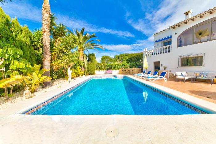 Great villa close to bars, restaurants and beach