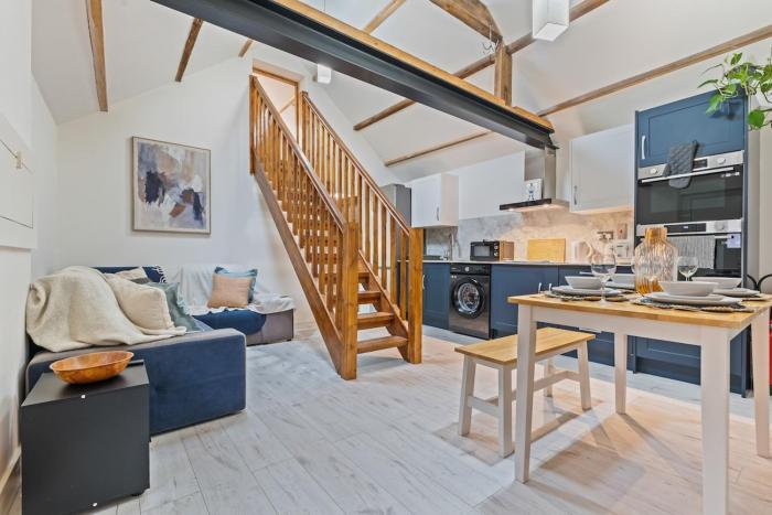 #65 The Den Farm Stay Nr Cannock Chase - Sleeps 5 - Perfect for Contractors and Families - Free Parking